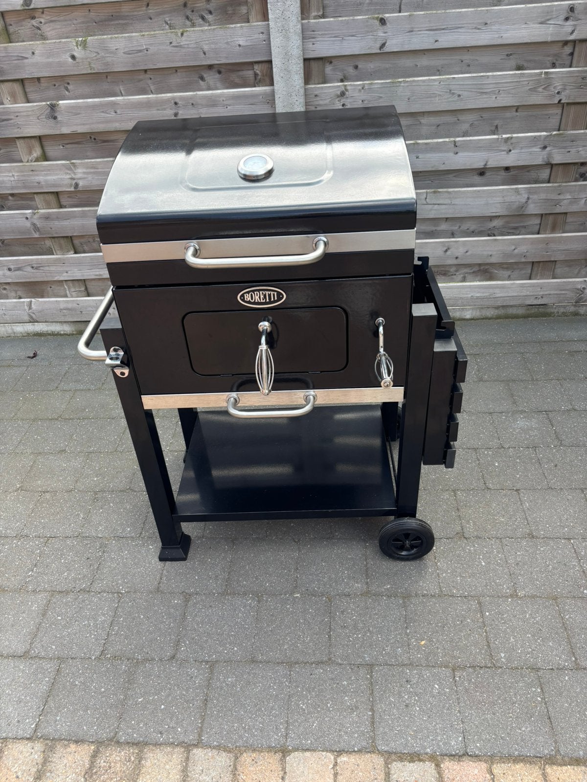 Bbq Boretti au charbon, Enlèvement, Comme neuf