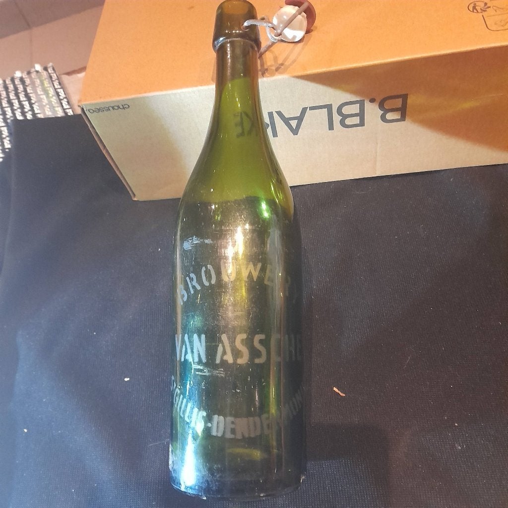 Oude fles 75 cl brouwerij Van Assche St gilles dendermonde, Verzamelen, Ophalen of Verzenden, Zo goed als nieuw