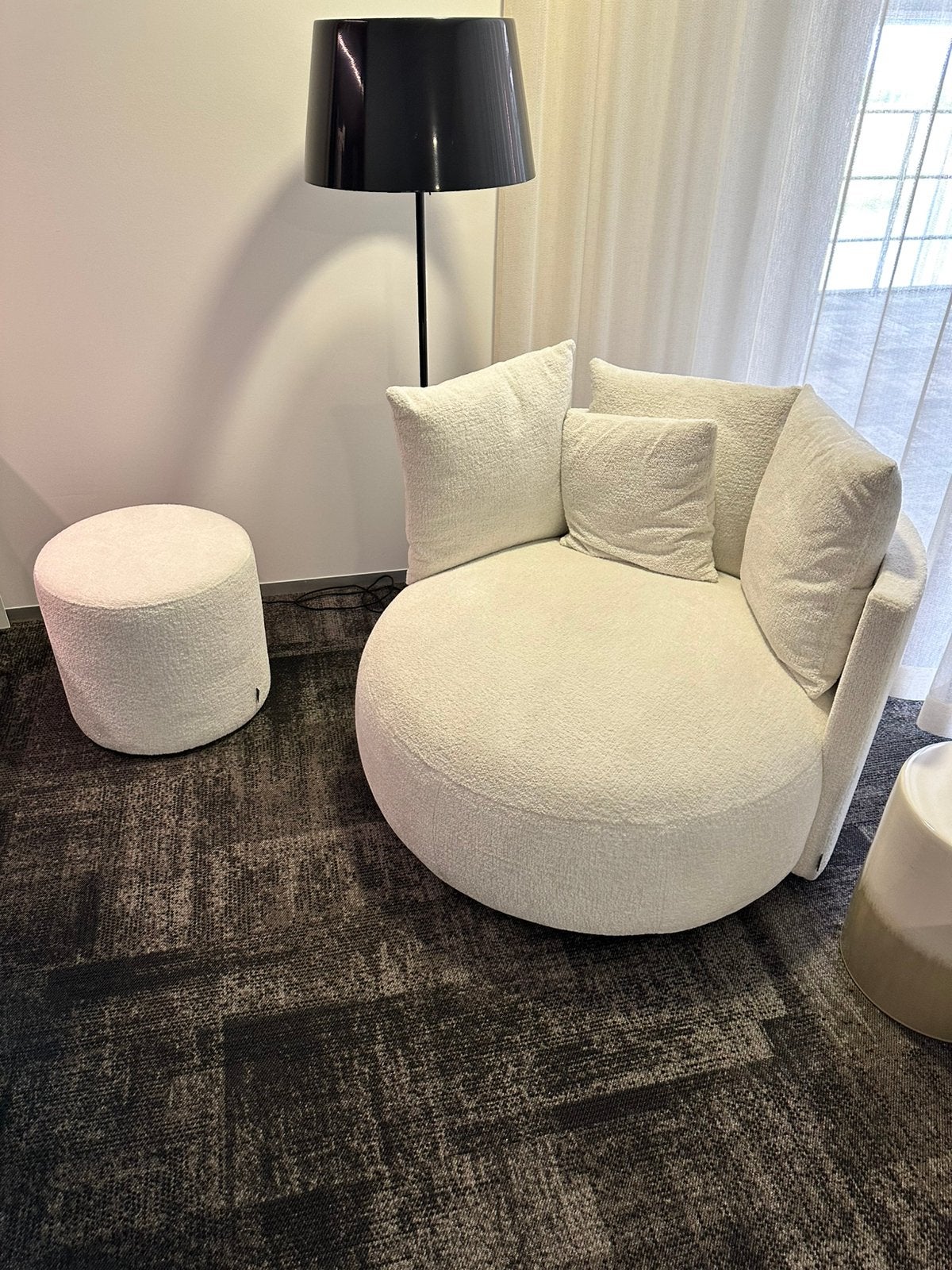 Zetel rond / draaibaar + pouf, Ophalen, Zo goed als nieuw
