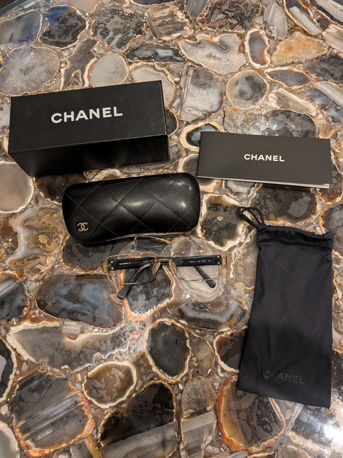 Sublime Monture Chanel Dorée/Noire - Strass - Complète, Bijoux, Sacs & Beauté, Lunettes de Soleil & Lunettes | Femmes, Lunettes