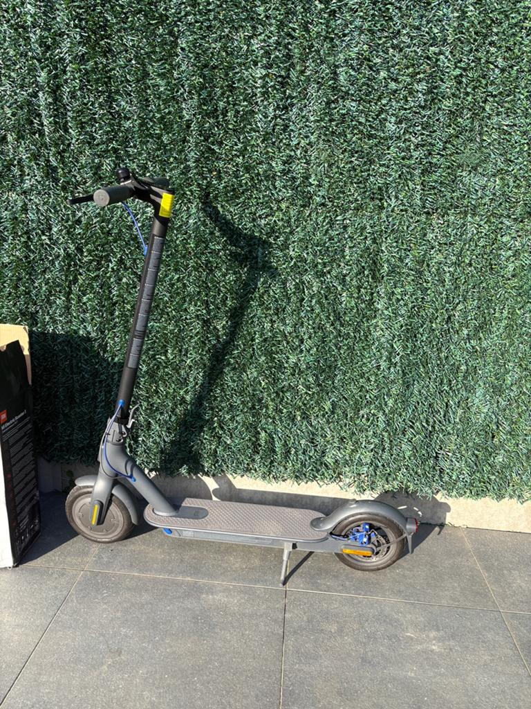 Xiaomi Mi Electric Scooter 3 – Zo goed als nieuw, Fietsen en Brommers, Steps, Ophalen, Zo goed als nieuw, Elektrische step (E-scooter)