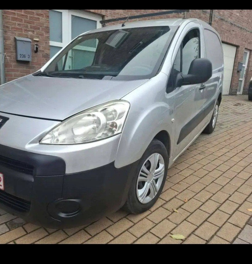 Peugeot partner 16 hdi 66kw 2011
prêt immatriculée    
162 0, Particulier, Achat, Peugeot