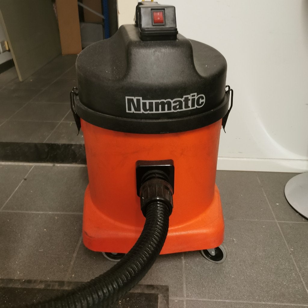 Numatic NVQ 570 Roet bouw stofzuiger, Ophalen of Verzenden, Zo goed als nieuw