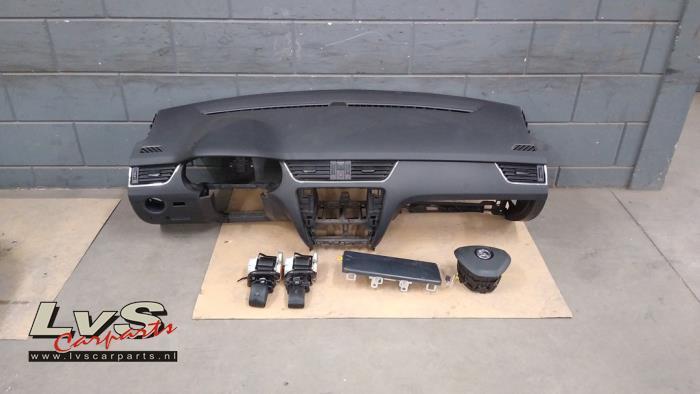 Kit airbag + tableau de bord d'un Skoda Octavia, -, 3 mois de garantie, Utilisé, Skoda
