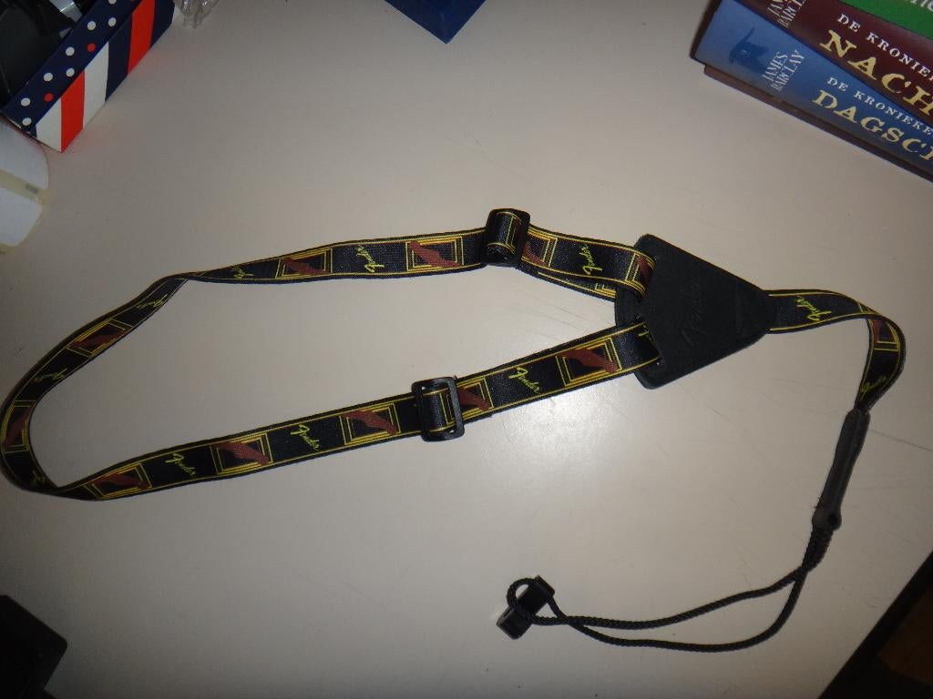 T.K. fender gitaarband. Kostte €25,90., Musique & Instruments, Instruments | Accessoires, Enlèvement ou Envoi, Comme neuf