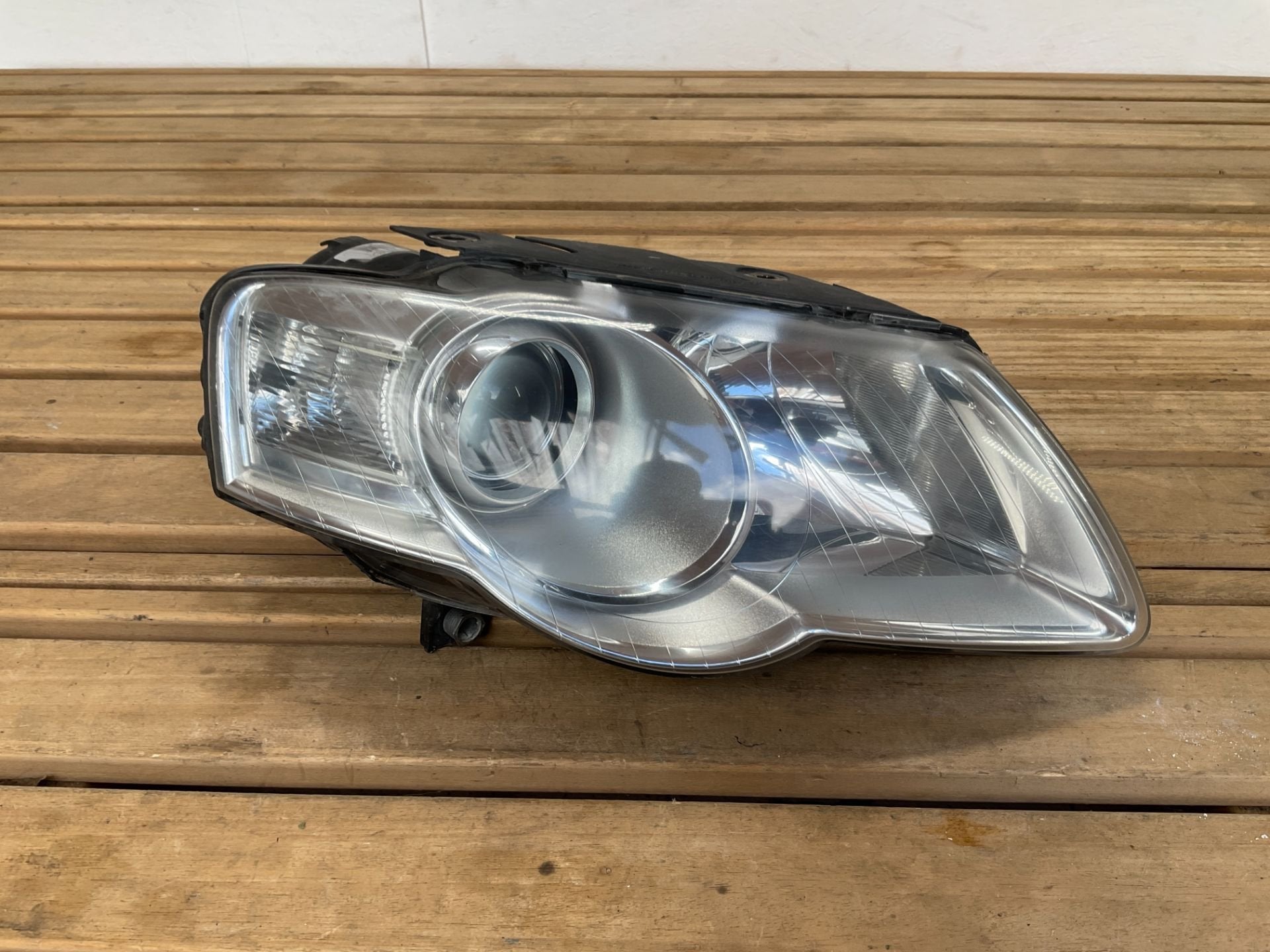 Phare avant droit pour Volkswagen Passat B6 (2005-2010) - R, Autos : Pièces & Accessoires, Volkswagen, Volkswagen AG, Vw@volkswagen.de