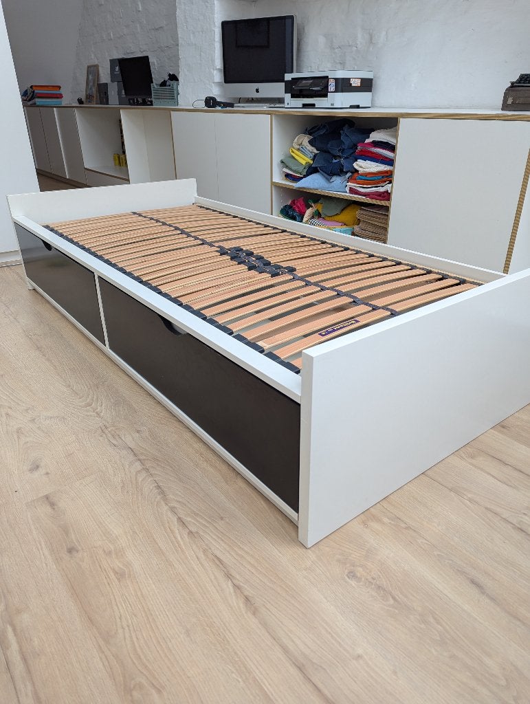 Eenpersoonsbed 90x200 met 2 lades, 90 cm, Une personne, Enlèvement, Utilisé