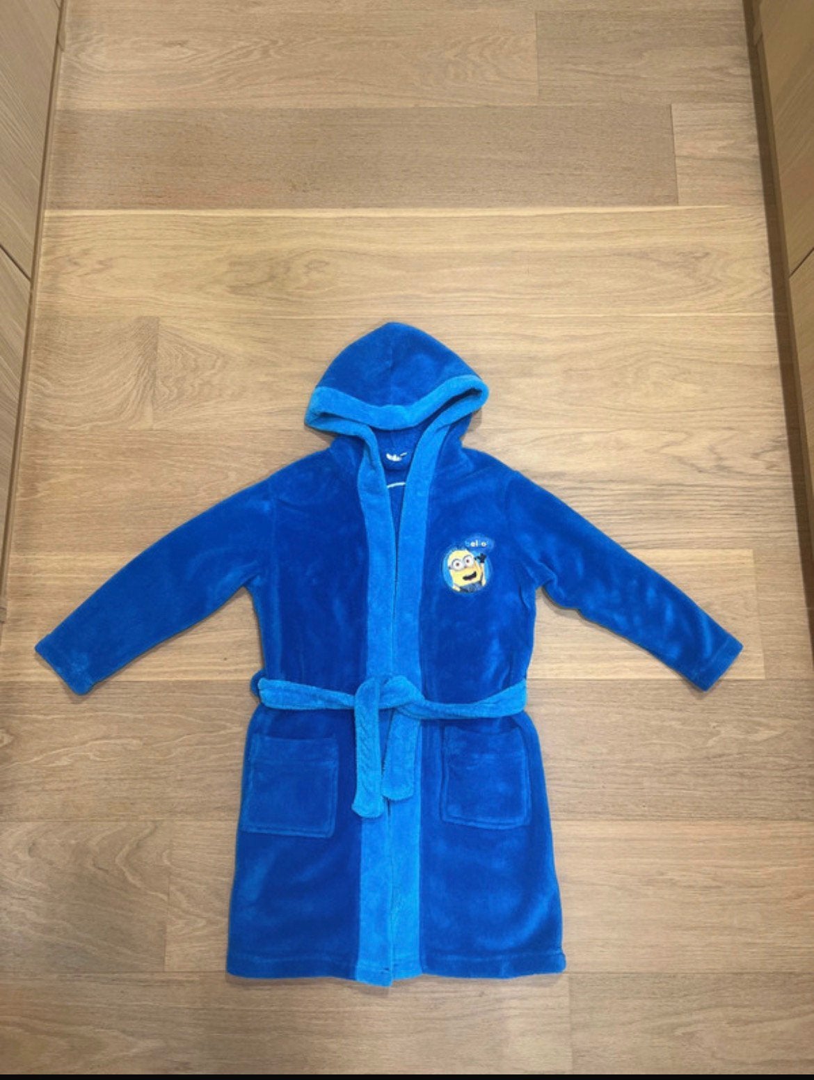 Minions badjas maat 134, Enfants & Bébés, Vêtements enfant | Taille 134, Enlèvement, Comme neuf