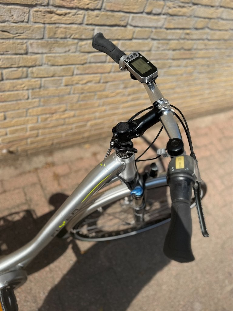 nieuw model flijer kleine maat lage instap lage km stand, 47 tot 51 cm, Ophalen, Zo goed als nieuw, 50 km per accu of meer