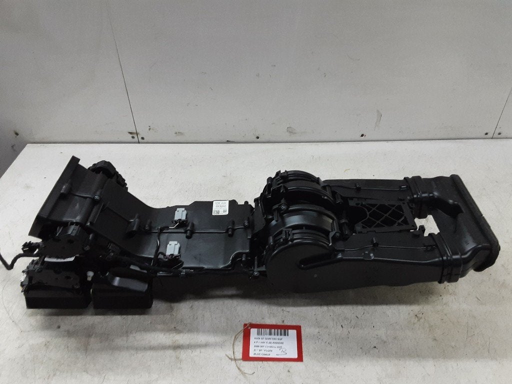 RADIATEUR DE CHAUFFAGE Audi SQ7 (4MB / 4MG) (4M0819351A), Mevr. I. Hauben, Audi, Utilisé, Rue de l'Espoir 34 34
4030  GRIVEGNÉE, BE