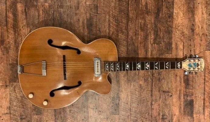 Silvertone Aristocrat (50’s archtop), Ophalen, Gebruikt