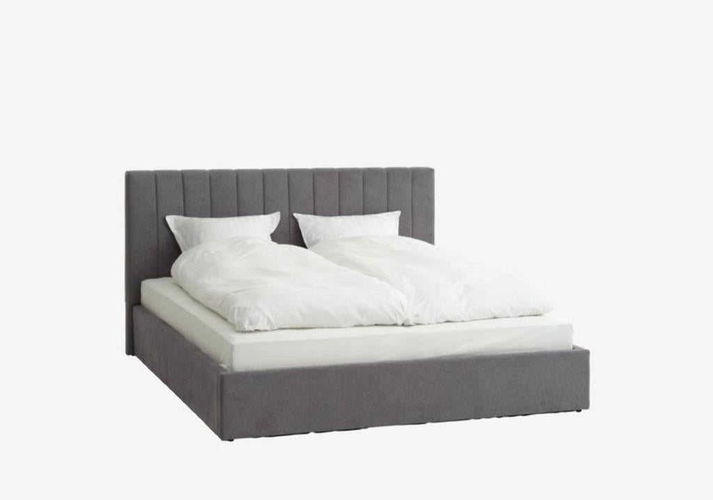 2persoonsbed nooit gebruikt 180 breedt 150euro 0495.102.115, Huis en Inrichting, Ophalen