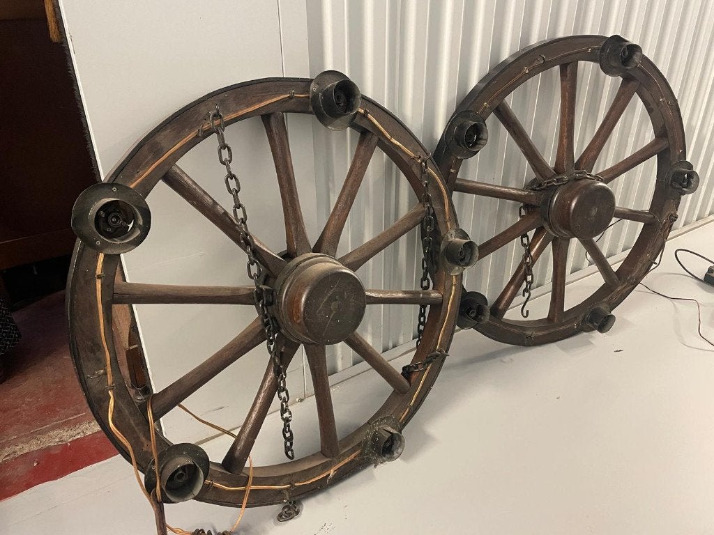 Roue de charette transformée en suspension, Enlèvement, Utilisé, Bois, Fermette/ château/ ancien