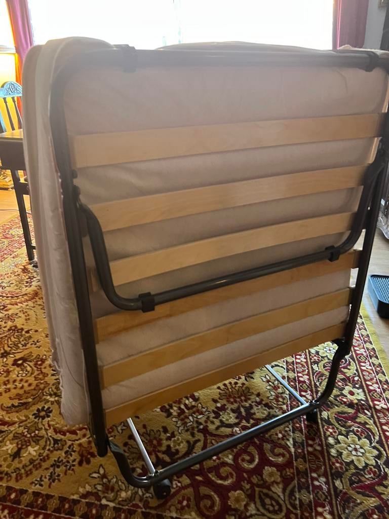 Inklapbare bed/opvouwbed, Ophalen, Eenpersoons, 190 cm of minder, Zo goed als nieuw
