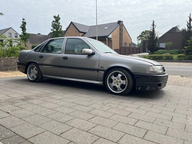 Opel Vectra V6 2.5i *Ancetre* Automatique* Dépôt*, Autos, Opel, Cuir, Argent ou Gris, Achat, 4 portes