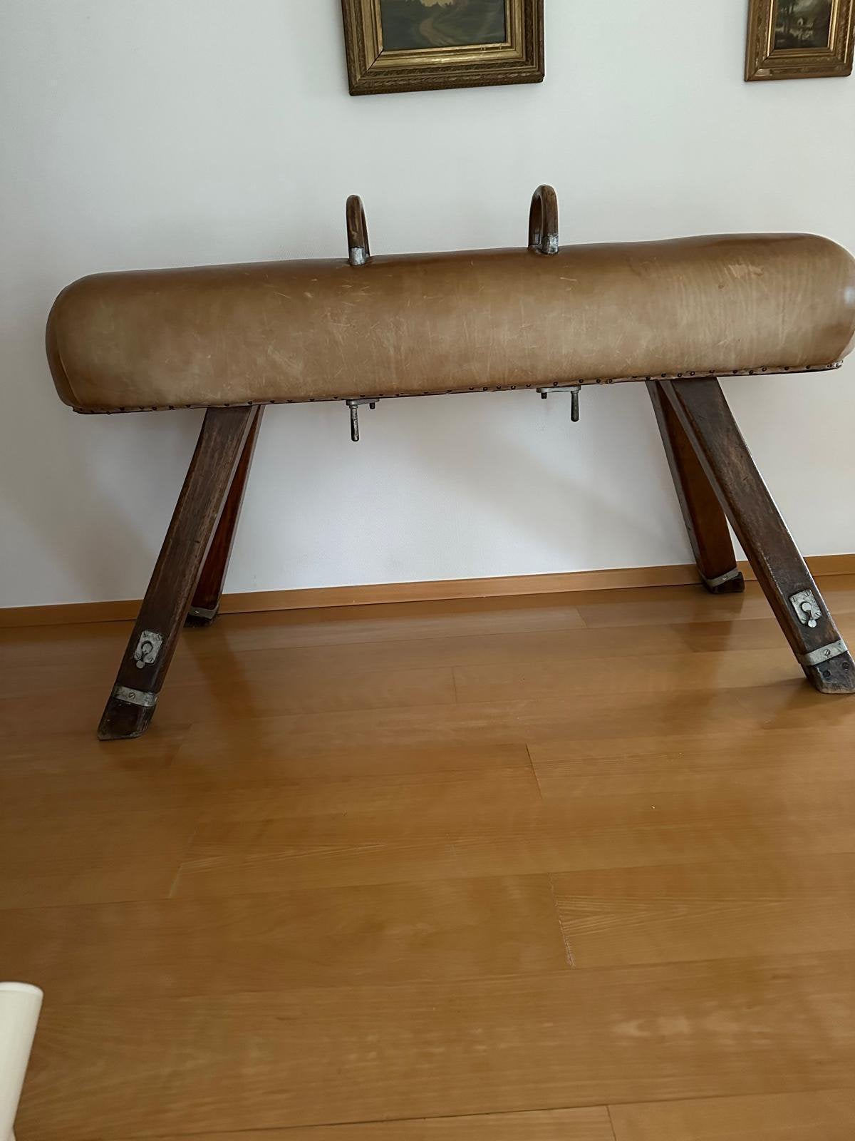 Vintage lederen turnpaard, Antiek en Kunst, Ophalen