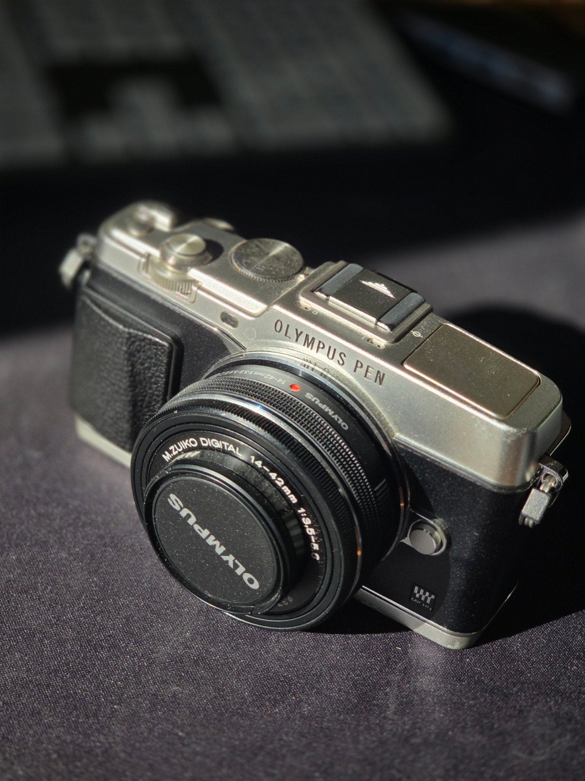 Olympus pen - ep5
EP-5 
Avec un 14-42mm 
Acheté au Japon y a, Ophalen, Olympus