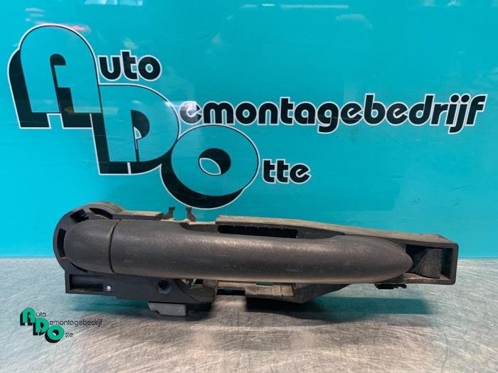 Portiergreep 4Deurs rechts-voor van een Renault Clio (Clio 3, Gebruikt, -, Renault, -
