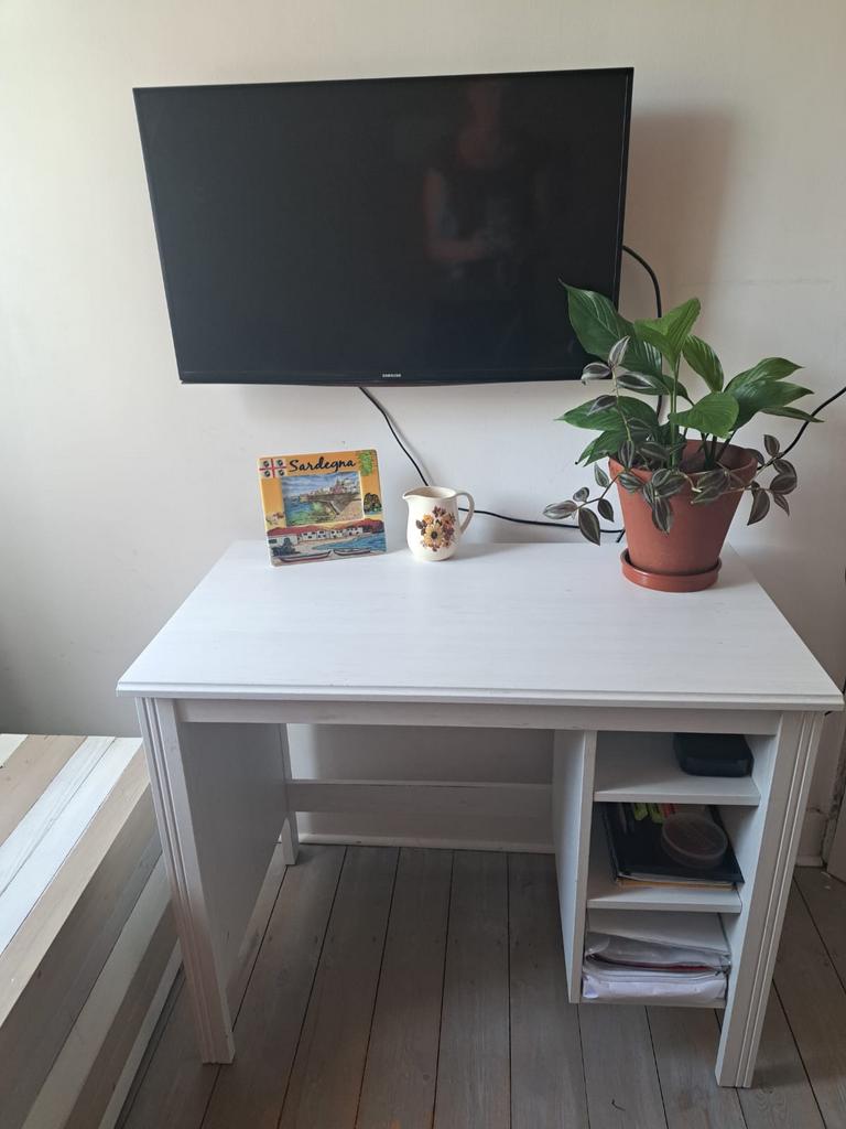 Bureau BRUSALI IKEA, Huis en Inrichting, Ophalen, Gebruikt, 90 cm, 52 cm