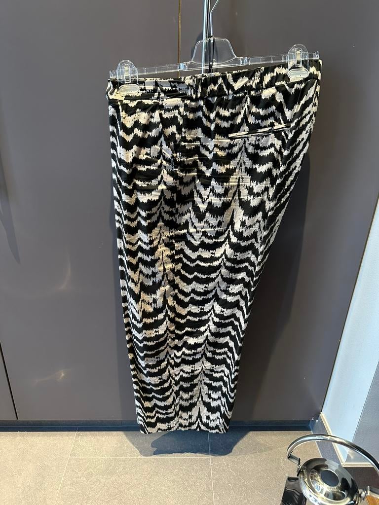 XANDRES GOLD, Leuke broek, maat 50/52, Kleding | Dames, Grote Maten, Ophalen of Verzenden, Zo goed als nieuw, Zwart, Broek of Spijkerbroek