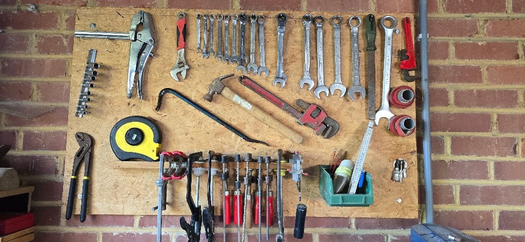 Organiseur de garage avec outils, Enlèvement, Utilisé, Jeu d'outils