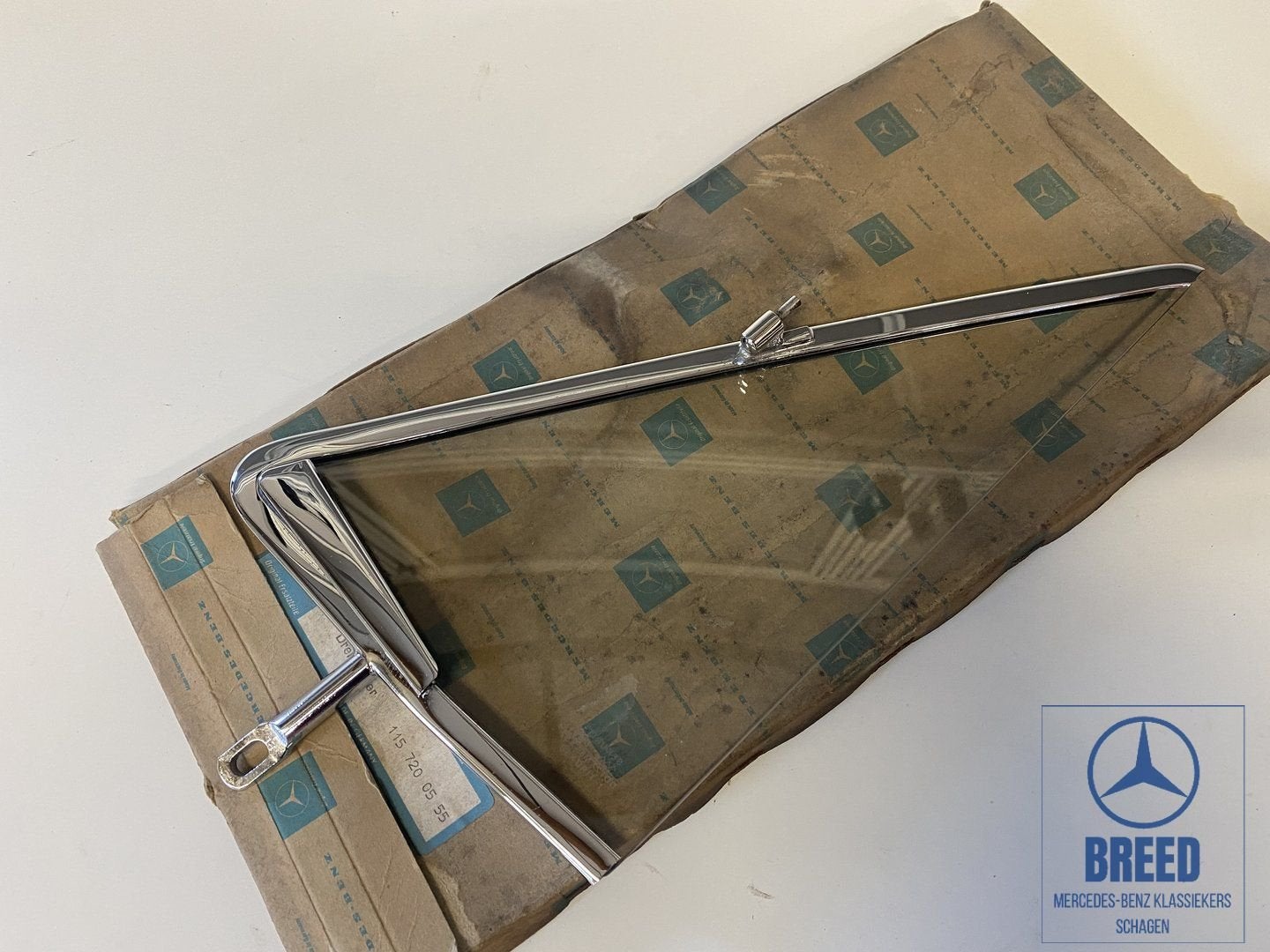 NOS draairaam links voor Mercedes-Benz W114 W115 /8, Auto-onderdelen, -, Nieuw, Ophalen of Verzenden, -
