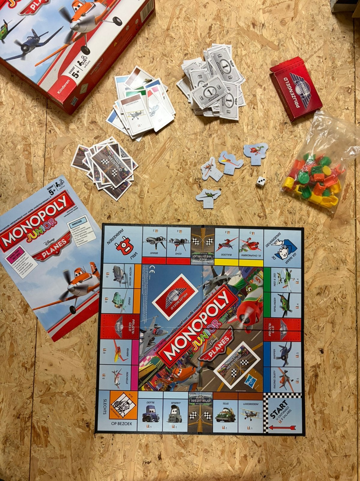 Monopoly Junior - thema Disney Planes, Hobby en Vrije tijd, Een of twee spelers, Ophalen of Verzenden, Gebruikt
