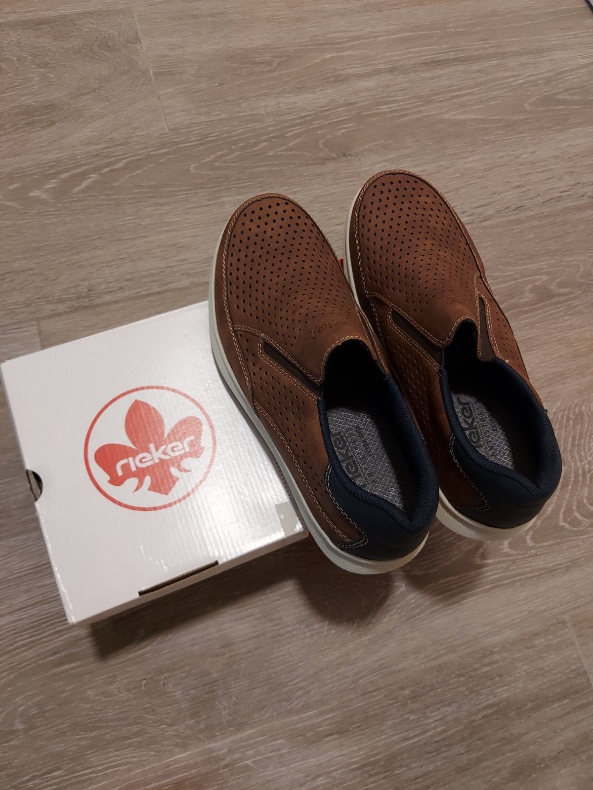 Lot de 8 paires de mocassins Instapers neufs dans une boîte, Enlèvement, Neuf, Baskets