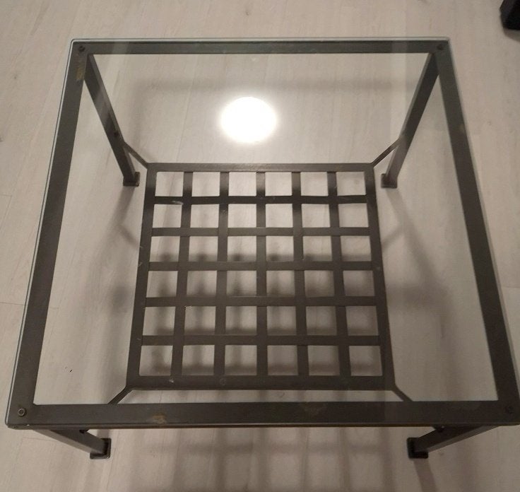 Stoere salontafel van ijzer en glas (68x68x45), Huis en Inrichting, Tafels | Salontafels, Ophalen, 50 tot 100 cm, Vierkant, 50 tot 100 cm