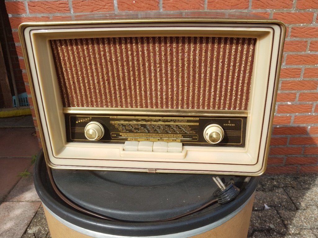ancienne radio Siemens en bakélite, Enlèvement
