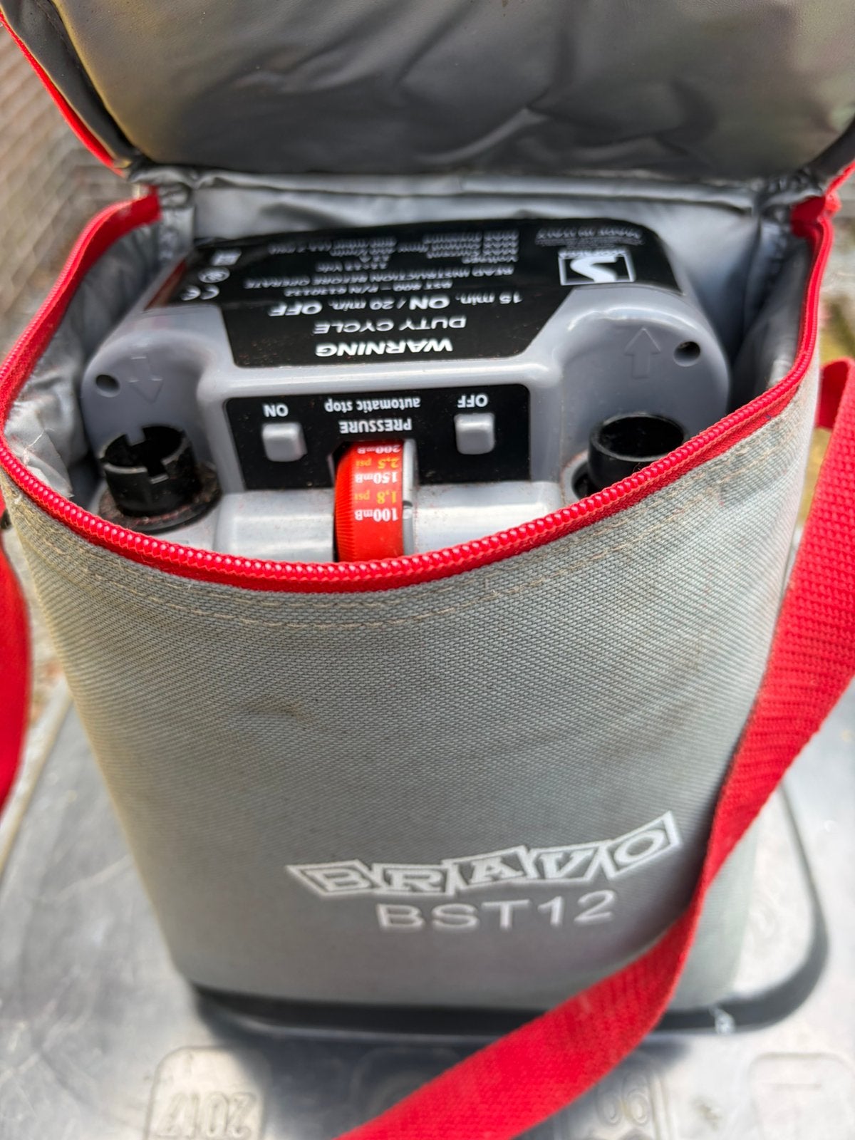 Luchtpomp voor rubberboot of sup bravo bst 12, Watersport en Boten, Overige Watersport en Boten, Ophalen, Zo goed als nieuw