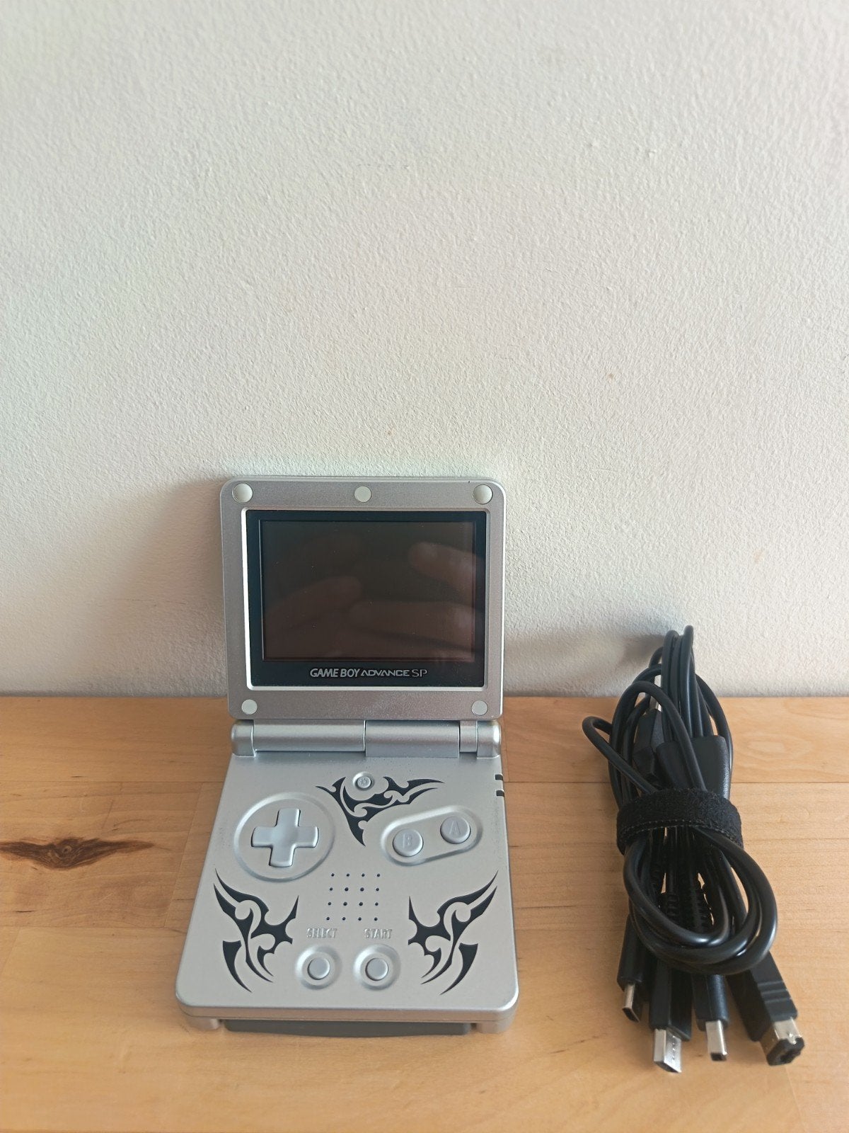 Console Nintendo Game Boy Advance SP Tribal AGS-001, Consoles de jeu & Jeux vidéo, Consoles de jeu | Nintendo Game Boy, Enlèvement