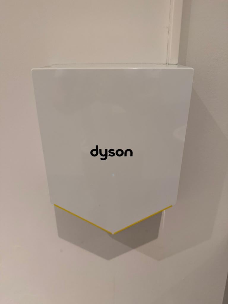 Sèche-mains Dyson Airblade V mural – Excellent état, Divers, Divers Autre, Comme neuf, Enlèvement