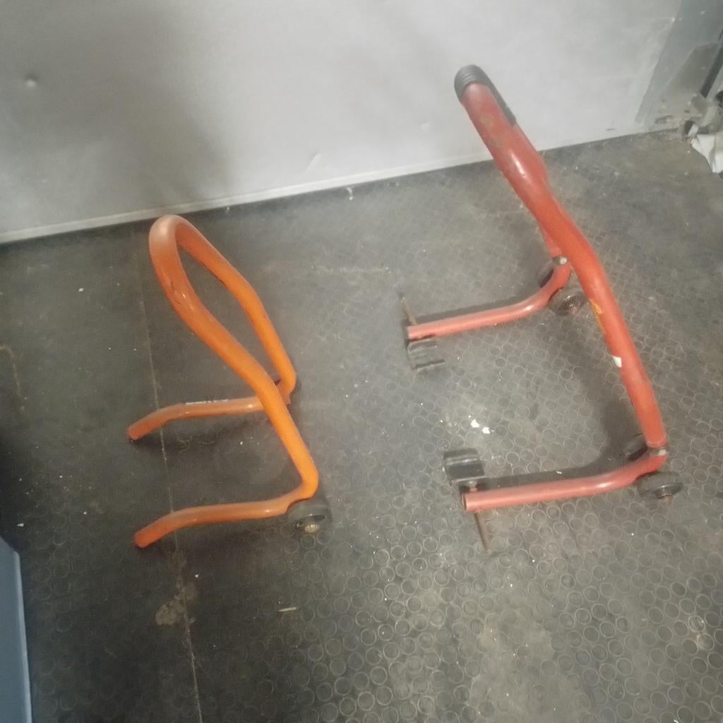 Voor en achterpoot moto, Motoren, Ophalen