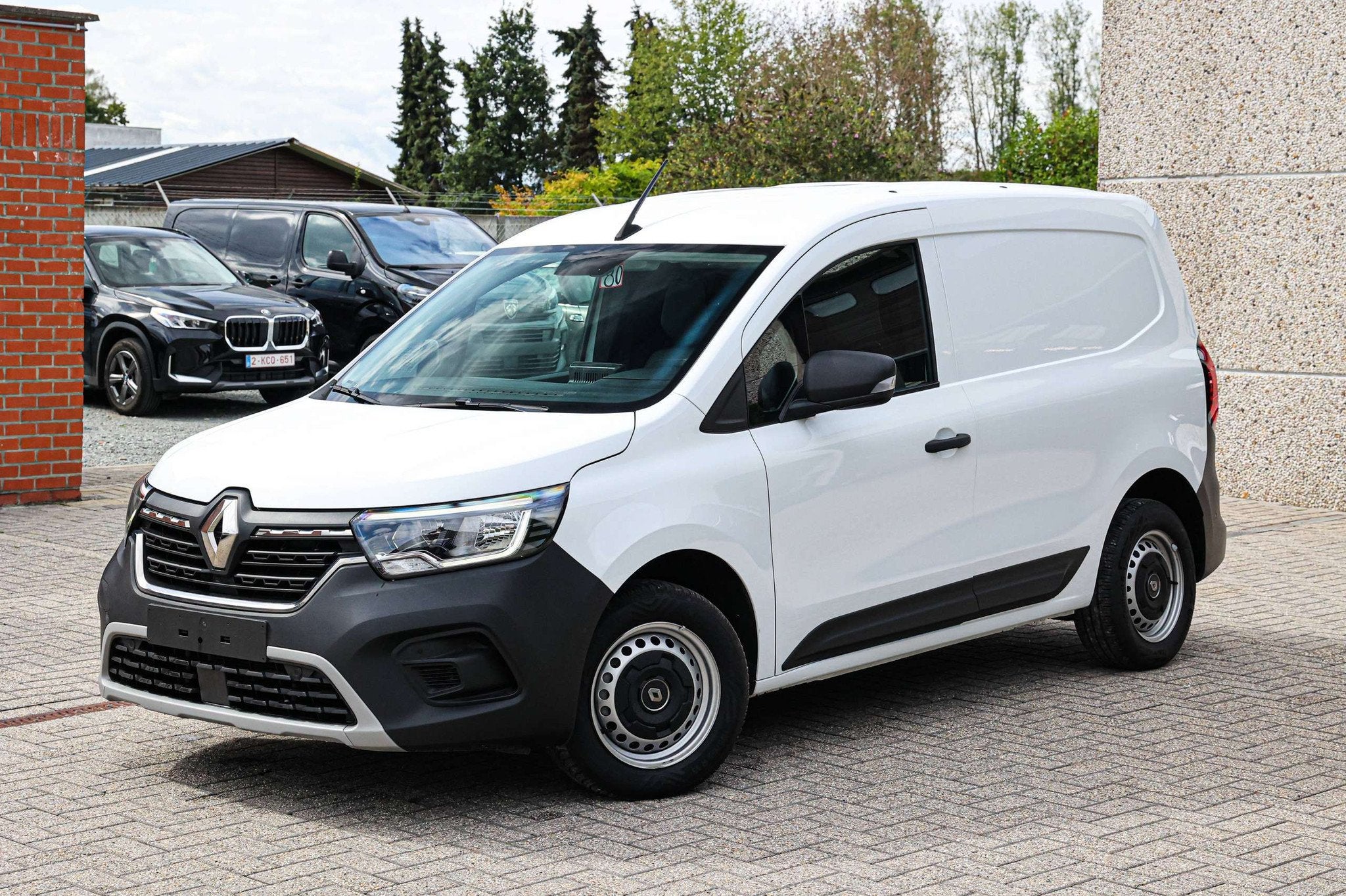 Renault Kangoo AUTOMAAT*ACHTERUITRIJCAMERA*PARKEERSESOREN-VO, Auto's, Gebruikt, 4 cilinders, 95 pk, Wit
