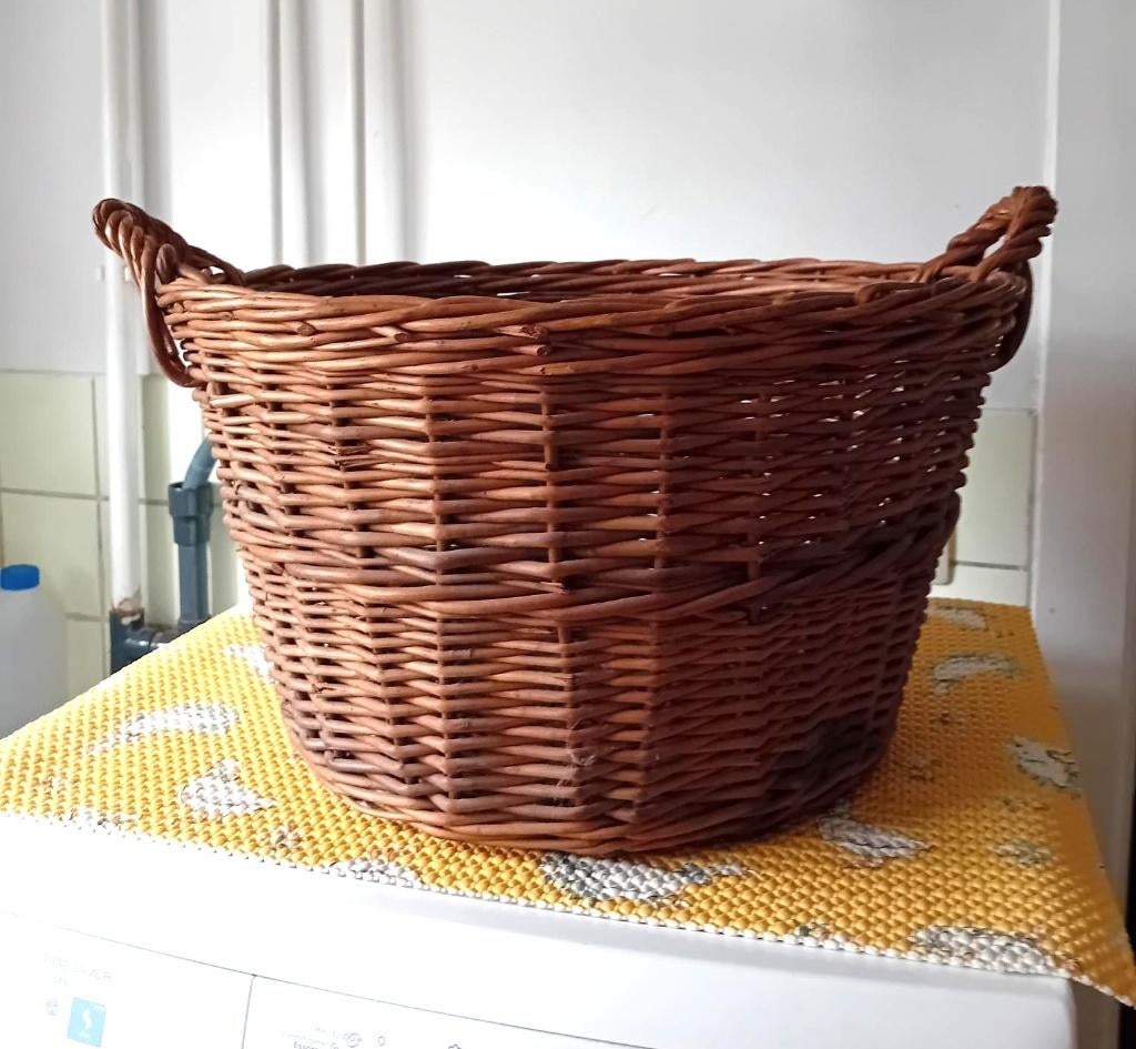 grand panier en osier, Maison & Meubles, Accessoires pour la Maison | Plataux & Paniers, Osier, Enlèvement, Autres formes, Panier