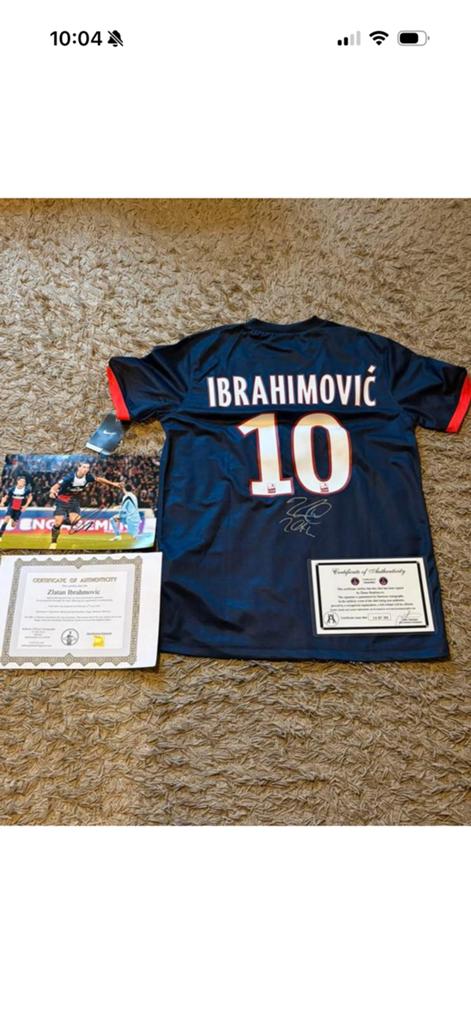 Signed zlatan psg shirt en foto, Enlèvement ou Envoi, Comme neuf, Maillot