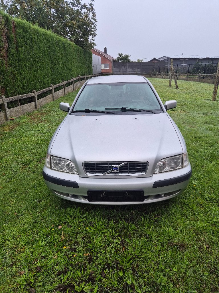 Volvo S40 uit 2003, 1.9 diesel, Auto's, Voorwielaandrijving, 4 deurs, Zwart, 4 cilinders
