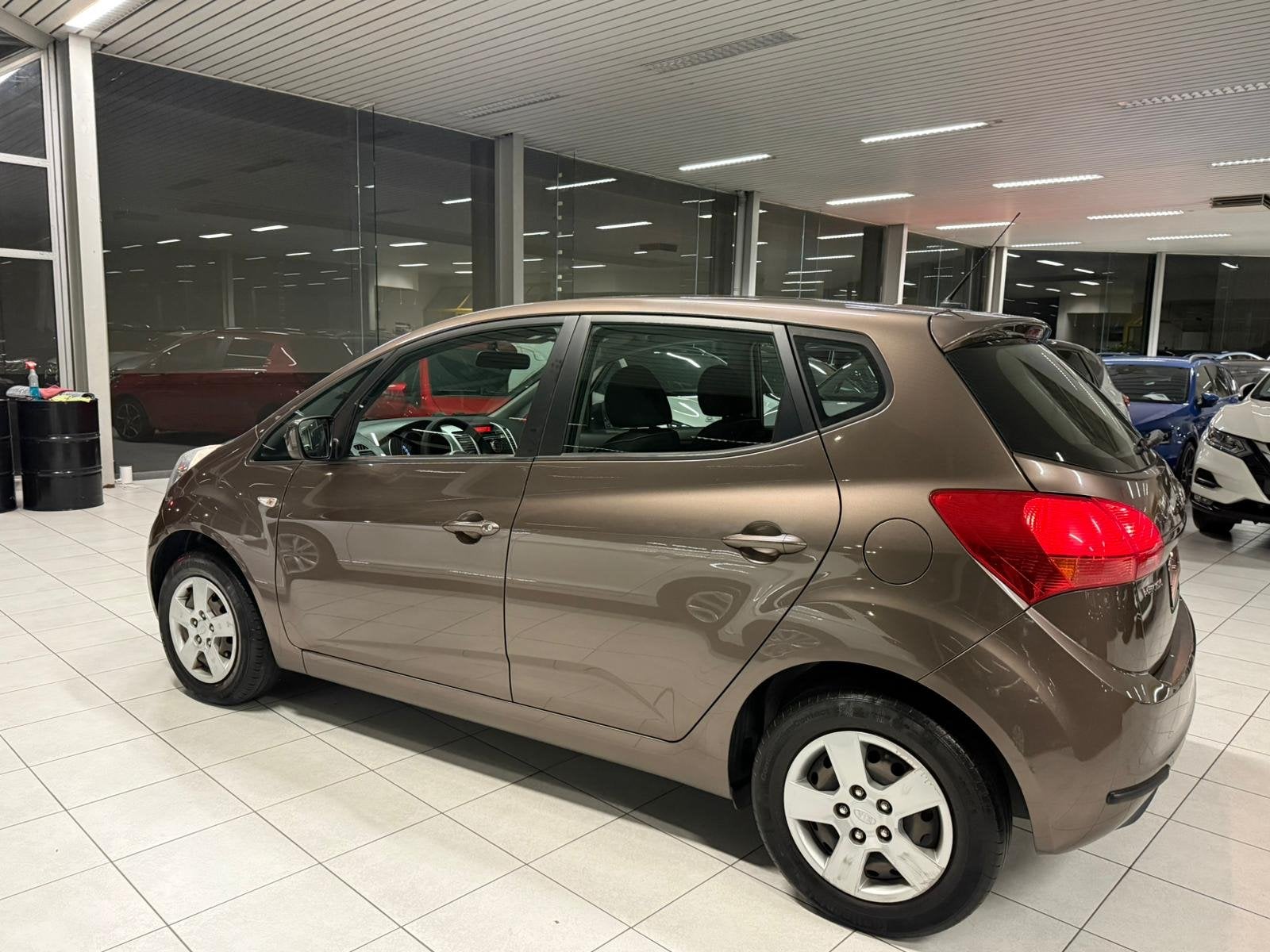 Kia Venga, Voorwielaandrijving, Euro 5, Monovolume, Overige kleuren