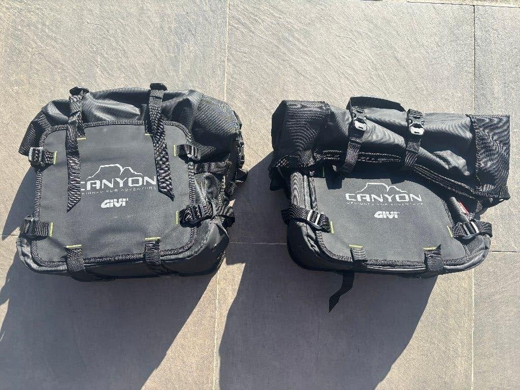 2 valises moto Givi canyon, Motos, Enlèvement ou Envoi, Neuf