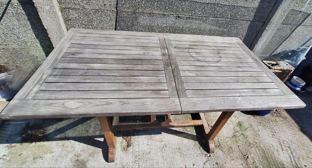 Grande table de jardin. Extensible. À rénover, Enlèvement, Utilisé, Bois