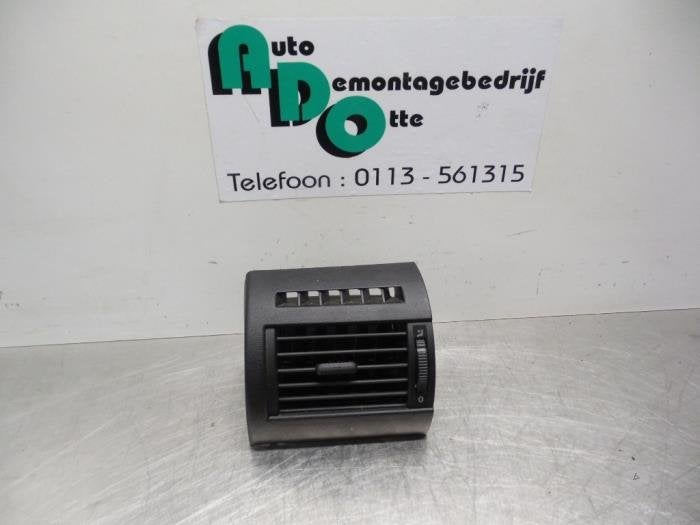 Grille aération tableau de bord d'un Volkswagen Fox (Fox 05, Volkswagen, -, 3 mois de garantie, Utilisé