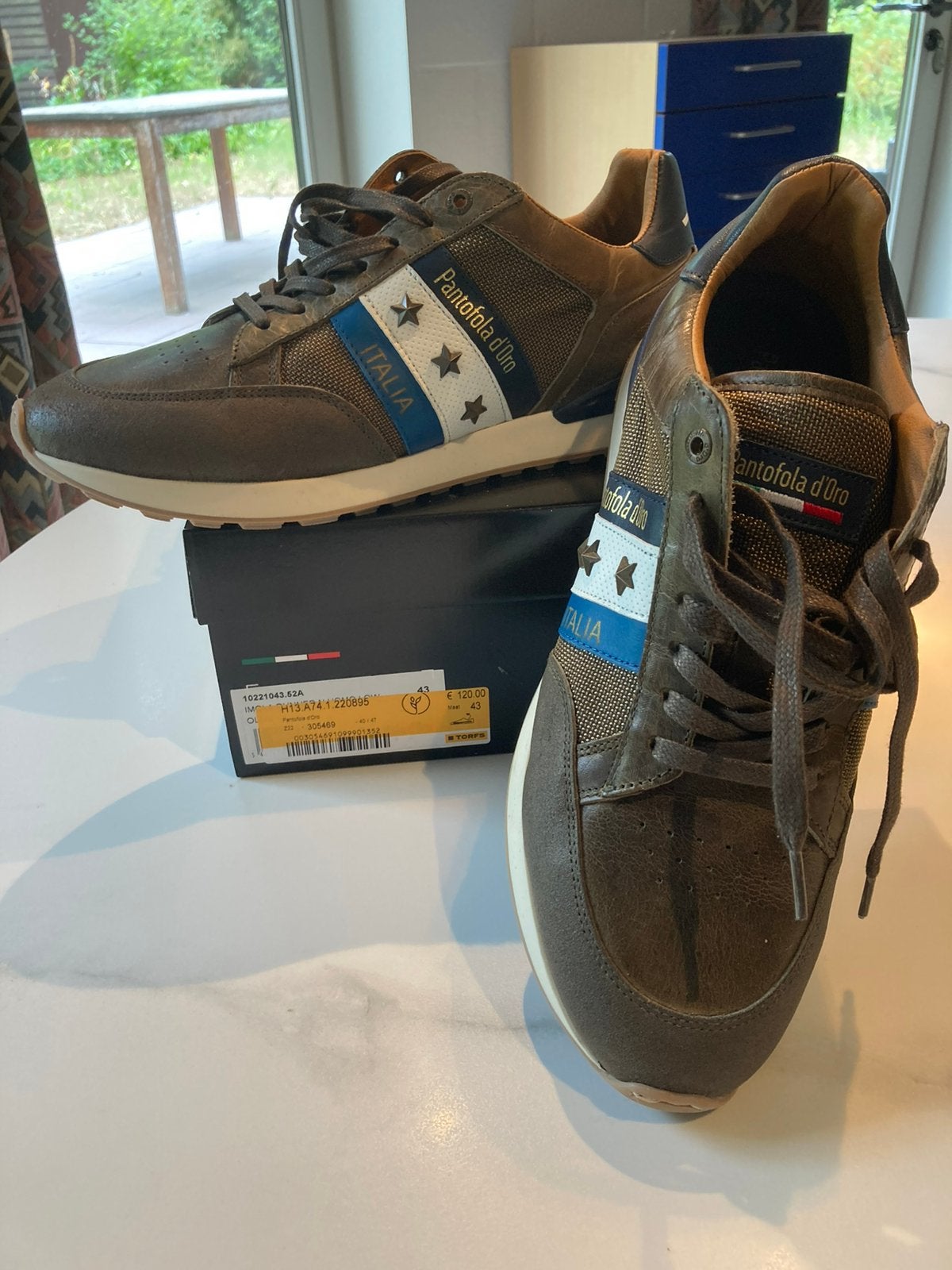 Sneakers Italiaans design  maat 43, Ophalen, Zo goed als nieuw, Sneakers