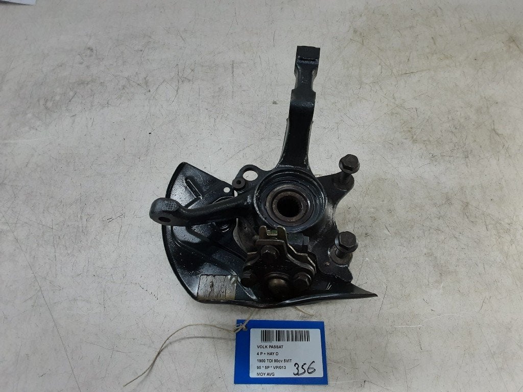 MOYEU DE ROUE AVANT GAUCHE Volkswagen Passat (35I), Autos : Pièces & Accessoires, Utilisé, Volkswagen