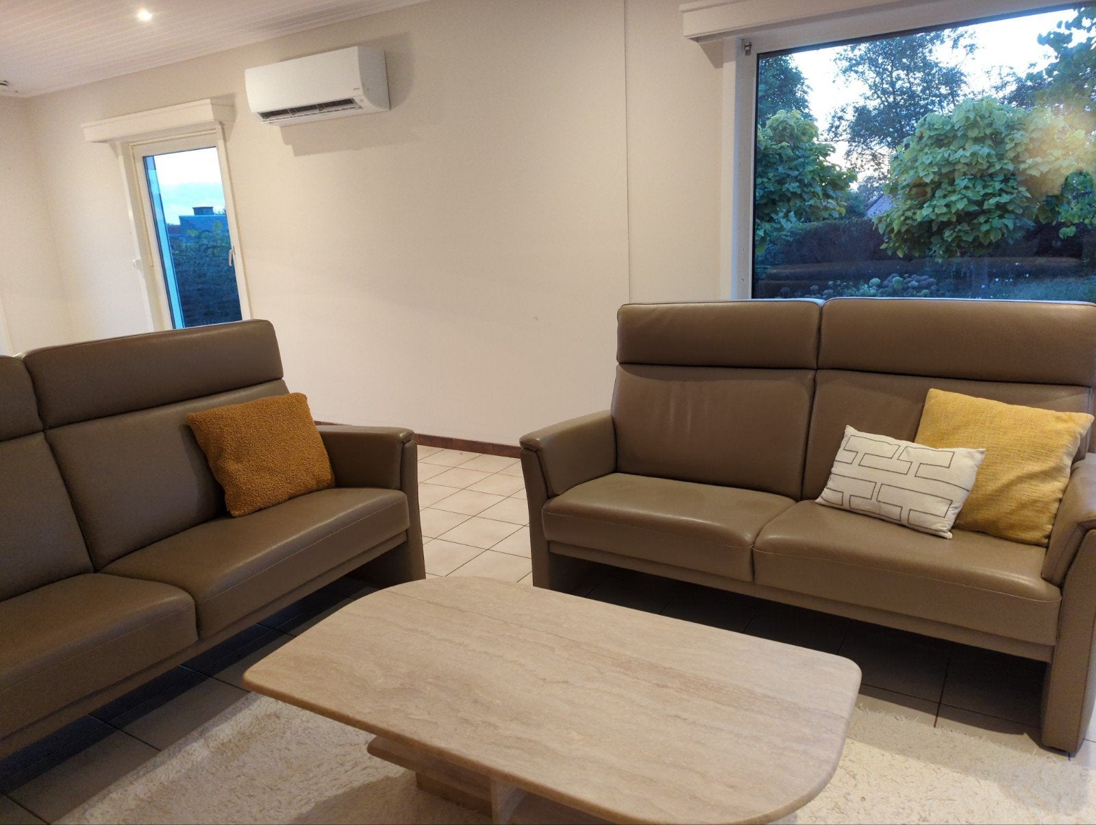 zeer mooi nieuw lederen salon in taupe/beige kleur, Ophalen, Nieuw, Leer