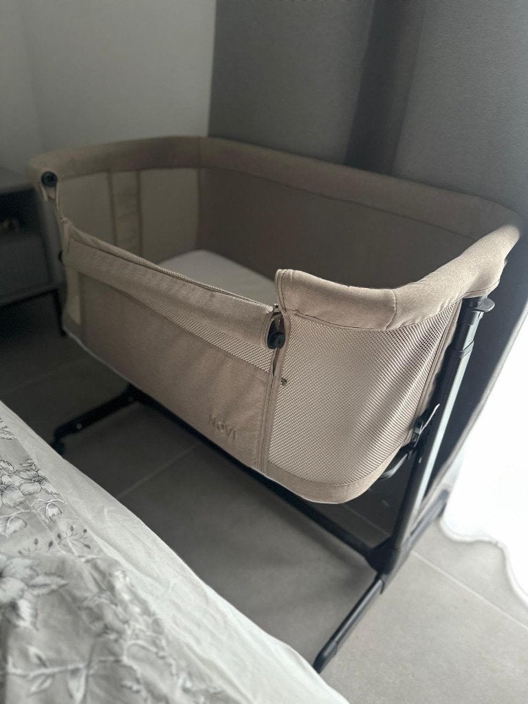 Bijzetbedje (Co-Sleeper) Novi, Kinderen en Baby's, Babywiegjes en Ledikanten, Ophalen, Zo goed als nieuw, Wieg