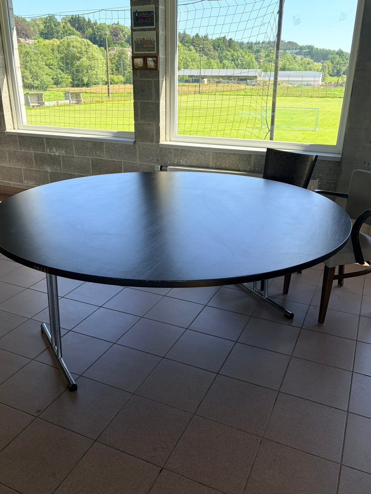 Ronde tafels voor 8 tot 10 personen opvouwbaar (8), Ophalen, Zo goed als nieuw