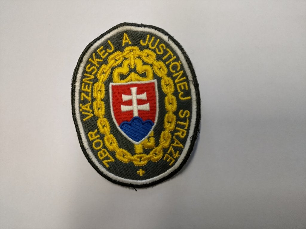 Ecusson en tissus brodé de l'adm. pénitentiaire slovaque, Envoi, Autres, Emblème ou Badge