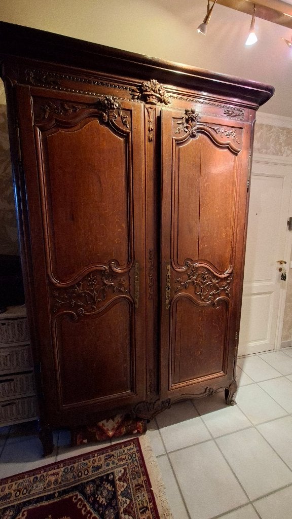 Antieke kast (bruidskast), Ophalen