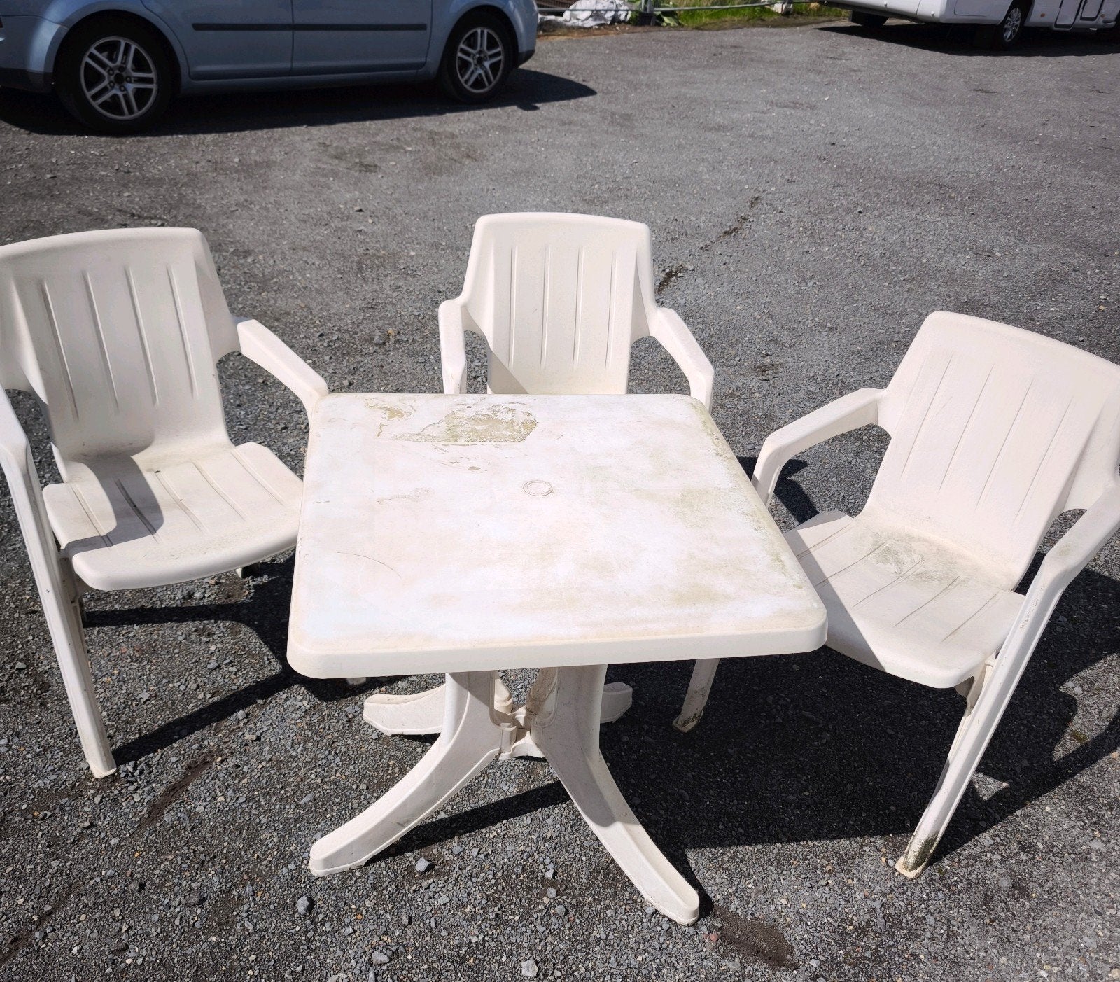 Tuintafel met drie stoelen, Jardin & Terrasse, Chaises de jardin, Enlèvement, Utilisé, Plastique